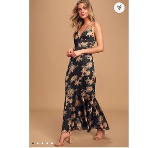Lulu’s Satin Black Floral Maxi Dress Medium NEW